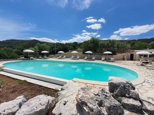 Swimming pool, AGRITURISMO Masseria Spetterrata in Montalbano Swimming pool, AGRITURISMO Masseria Spetterrata in Montalbano