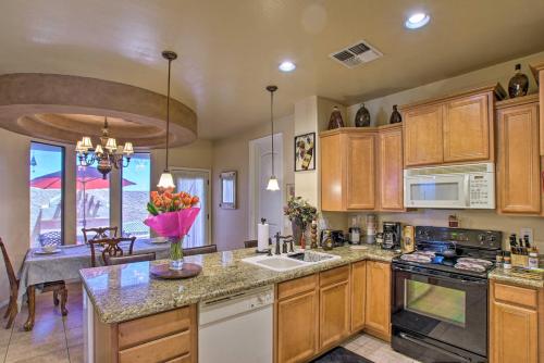 10 Mi to Downtown Phoenix Casita with Patio! in ลาวีน 10 Mi to Downtown Phoenix Casita with Patio! in ลาวีน