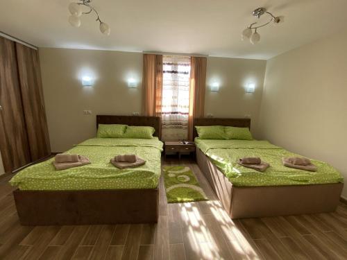 Deluxe Suite with Spa Bath image 7
