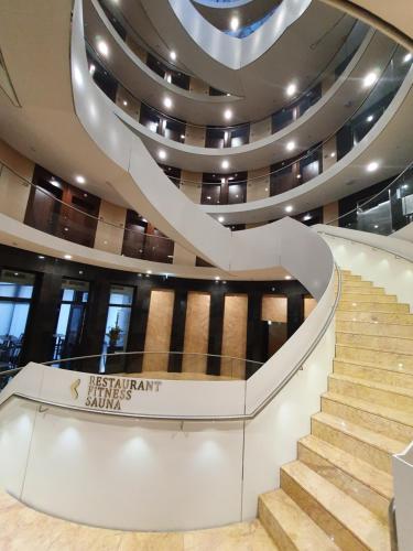 Előcsarnok, Nash Suites Hotel near Jardin Botanique Alpin de Meyrin Előcsarnok, Nash Suites Hotel near Jardin Botanique Alpin de Meyrin