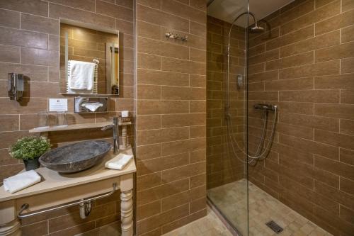 Bathroom, Oxigen Family Hotel Noszvaj in Noszvaj Bathroom, Oxigen Family Hotel Noszvaj in Noszvaj