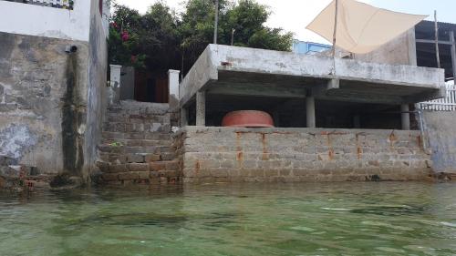Annie House by the coral on Binh Hung island in Vinh Hai Annie House by the coral on Binh Hung island in Vinh Hai