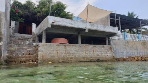 Annie House by the coral on Binh Hung island in Vinh Hai Annie House by the coral on Binh Hung island in Vinh Hai