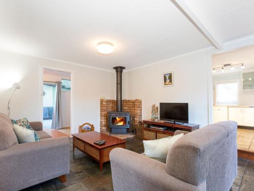 Coca Callala I Pet Friendly I 5 Mins Walk to Beach in Callala Beach Coca Callala I Pet Friendly I 5 Mins Walk to Beach in Callala Beach