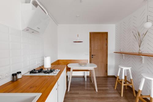 Køkken, Roof Rooms in Ivano-Frankivsk Køkken, Roof Rooms in Ivano-Frankivsk