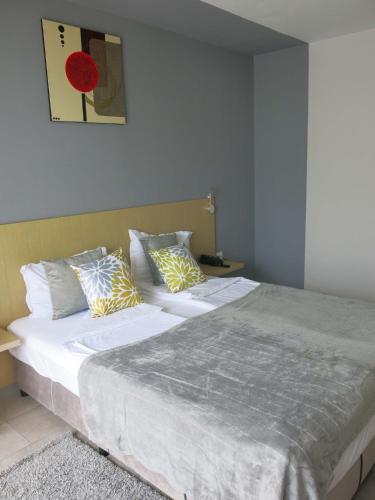 Family Hotel Albizia Beach in Zelenika Family Hotel Albizia Beach in Zelenika