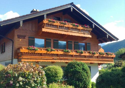 Haus Aigner in กลางเมืองบิชอฟสวีเซน Haus Aigner in กลางเมืองบิชอฟสวีเซน