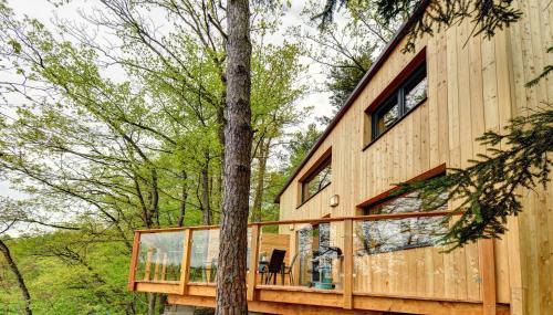 Riverside Cabin in โดดเลบี Riverside Cabin in โดดเลบี