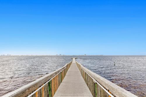 Gulf Breeze Proper in Gulf Breeze (FL) Gulf Breeze Proper in Gulf Breeze (FL)