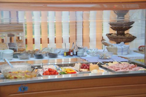 Restaurant, Simon - Hotel & Cafe in Bad Tatzmannsdorf Restaurant, Simon - Hotel & Cafe in Bad Tatzmannsdorf