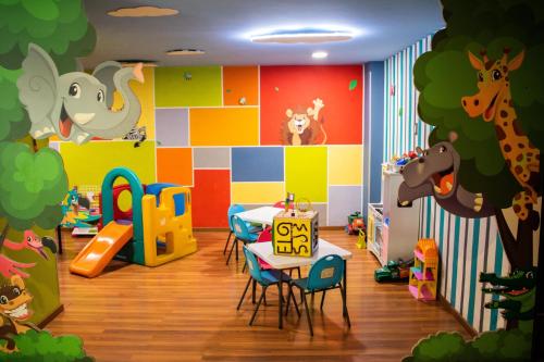 Klub Anak-anak, Hotel Diana del Bosque by DOT Urban in Morelia Klub Anak-anak, Hotel Diana del Bosque by DOT Urban in Morelia