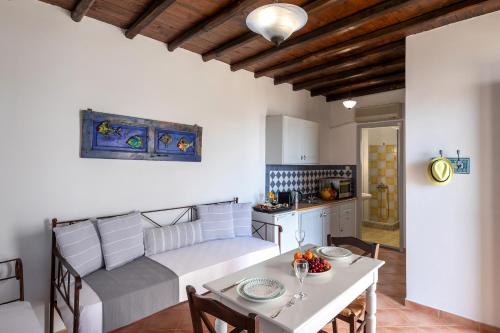 Faciliteiten, Cochili Rooms & Apartments near Syros Island National Airport Faciliteiten, Cochili Rooms & Apartments near Syros Island National Airport