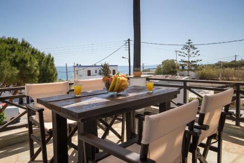 balkon/terras, Cochili Rooms & Apartments near Syros Island National Airport balkon/terras, Cochili Rooms & Apartments near Syros Island National Airport