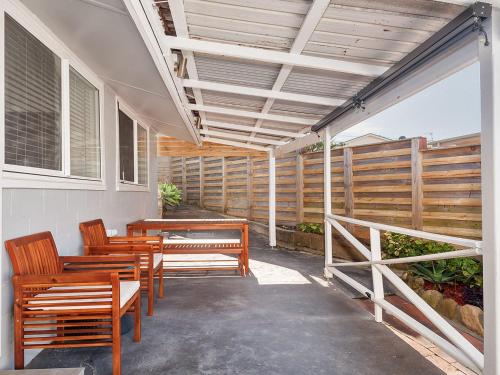 Balcony/terrace, Little Kingsley Beach House in One Mile Beach Balcony/terrace, Little Kingsley Beach House in One Mile Beach