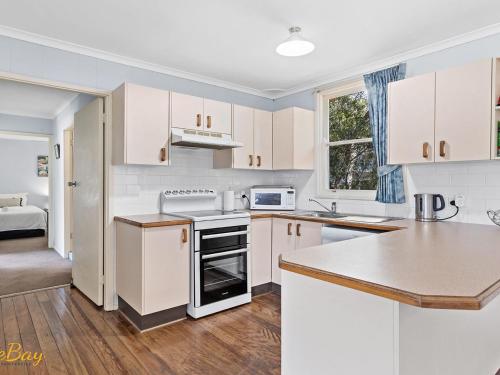 кухня, Lentara Street No 31 in Фингъл Бей кухня, Lentara Street No 31 in Фингъл Бей