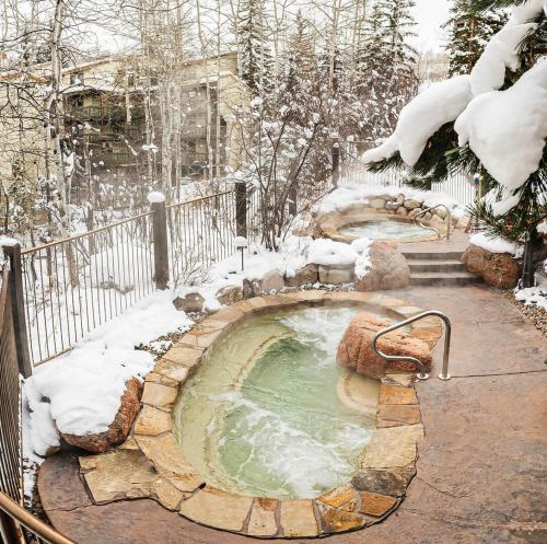 Laurelwood Condominiums Studio Deluxe Unit 302 in Snowmass Village (CO) Laurelwood Condominiums Studio Deluxe Unit 302 in Snowmass Village (CO)