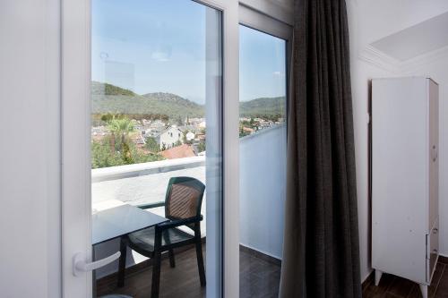 Balkon/teras, London Hotel in Fethiye Balkon/teras, London Hotel in Fethiye