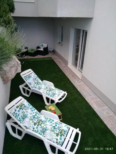 Szolgáltatások, Private Pool and Sea View Apartment in Stanići Szolgáltatások, Private Pool and Sea View Apartment in Stanići