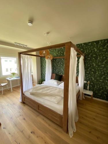 Himmelbett-Studio über Düsseldorf, neu