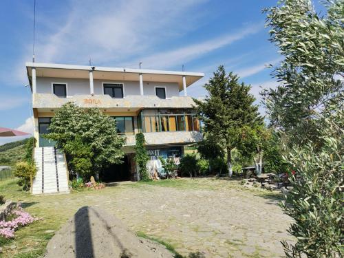 Jardín, Hotel Bora in Tirana Jardín, Hotel Bora in Tirana