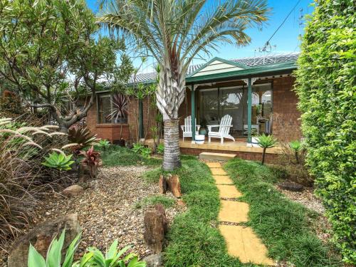 Garden, Mulberry Retreat in Shoalhaven Heads Garden, Mulberry Retreat in Shoalhaven Heads