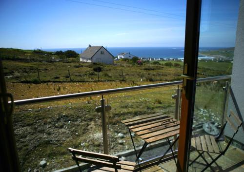 beranda/teres, Sona Baile Home Stay Banshees of Inisherin Location in Achill Island beranda/teres, Sona Baile Home Stay Banshees of Inisherin Location in Achill Island