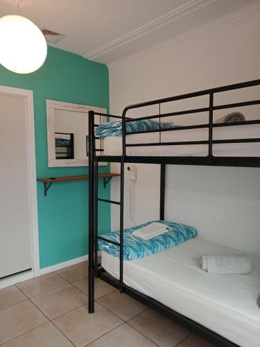 Ozzie Pozzie Backpackers - Port Macquarie YHA in Port Macquarie Ozzie Pozzie Backpackers - Port Macquarie YHA in Port Macquarie