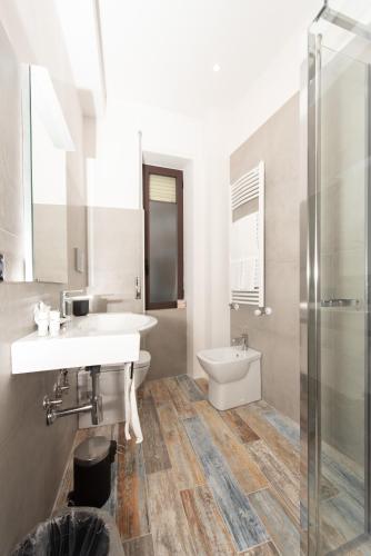 Bathroom, Urban Rooms Salerno in Salerno Bathroom, Urban Rooms Salerno in Salerno