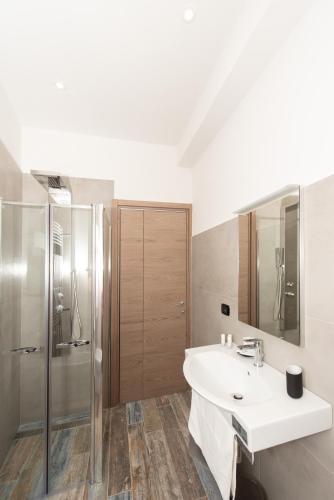 Bathroom, Urban Rooms Salerno in Salerno Bathroom, Urban Rooms Salerno in Salerno