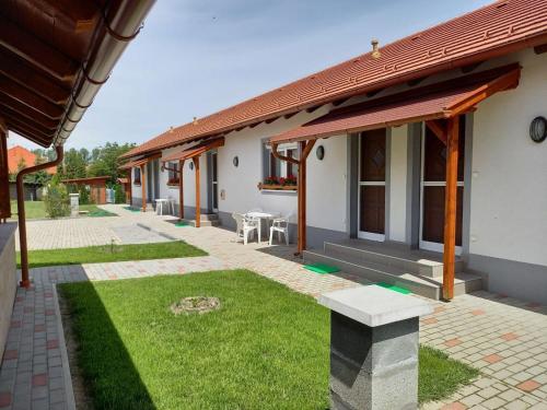 Kertész Apartmanok (Kertesz Apartmanok) in เฮกกีโค่ Kertész Apartmanok (Kertesz Apartmanok) in เฮกกีโค่