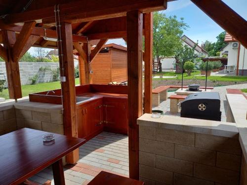 Kertész Apartmanok (Kertesz Apartmanok) in เฮกกีโค่ Kertész Apartmanok (Kertesz Apartmanok) in เฮกกีโค่