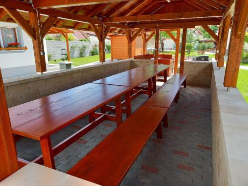 Kertész Apartmanok (Kertesz Apartmanok) in เฮกกีโค่ Kertész Apartmanok (Kertesz Apartmanok) in เฮกกีโค่