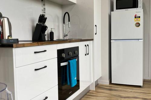 المرافق, Tiny House in Belconnen 1BR Self Contained Wine (Tiny House in Belconnen 1BR Self Contained Complete Home Filtration as seen on The Block Phillip Isl) in شمال غرب كانبيرا الريفية المرافق, Tiny House in Belconnen 1BR Self Contained Wine (Tiny House in Belconnen 1BR Self Contained Complete Home Filtration as seen on The Block Phillip Isl) in شمال غرب كانبيرا الريفية