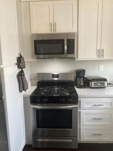Lovely 1 Bedroom Near LAX and Marina Del Rey in Los Angeles