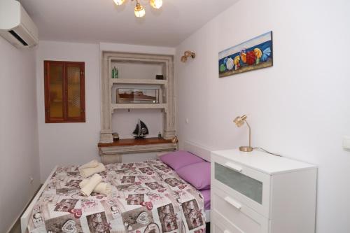 Guestroom, Sailboat house in Makarska Guestroom, Sailboat house in Makarska