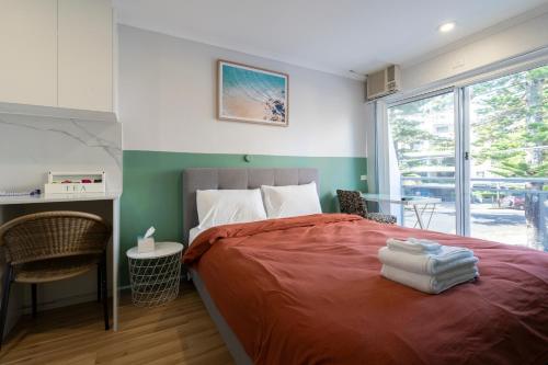 Manly Waves Hotel - image 2