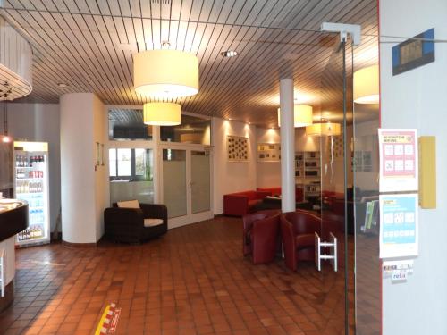 Hotel Sherlock Holmes & Khana Restaurant "200 m Gondola to Hasliberg Ski" in Meiringen Hotel Sherlock Holmes & Khana Restaurant "200 m Gondola to Hasliberg Ski" in Meiringen