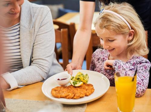 Makanan dan Minuman, Hotel-Gasthof Beim Bockhiasl in Neukirchen An Der Vockla Makanan dan Minuman, Hotel-Gasthof Beim Bockhiasl in Neukirchen An Der Vockla