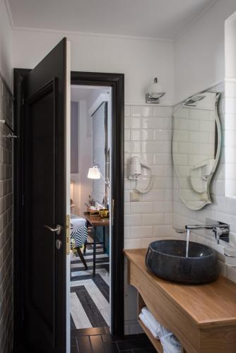 Two-Bedroom Suite with Balcony image 6