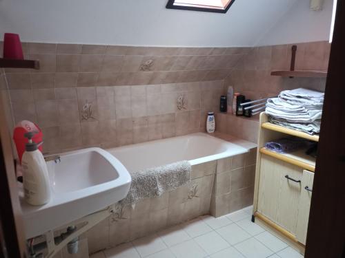 Badkamer, Aradi Apartman Siófok (Aradi Apartman Siofok) in Siófok Badkamer, Aradi Apartman Siófok (Aradi Apartman Siofok) in Siófok