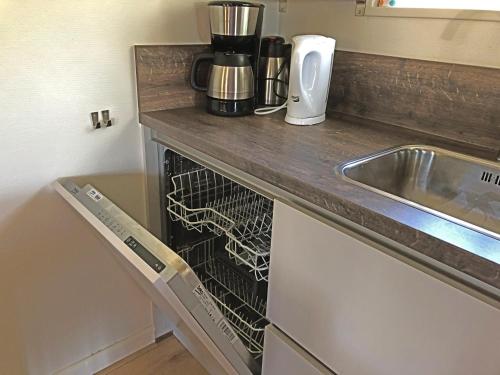 Atelieronwater # De Zwaan in Broek Op Langedijk Atelieronwater # De Zwaan in Broek Op Langedijk