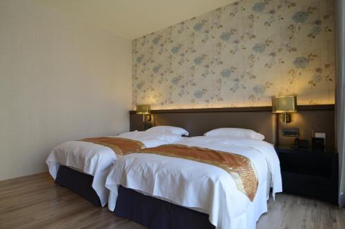 This photo about Grand Crystal Hotel shared on HyHotel.com