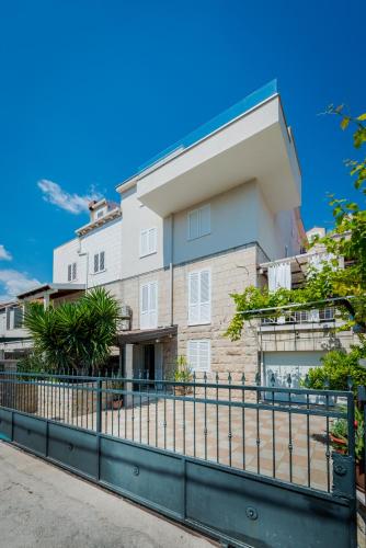 Superior Stunning Apartment Gravosa with a FREE parking