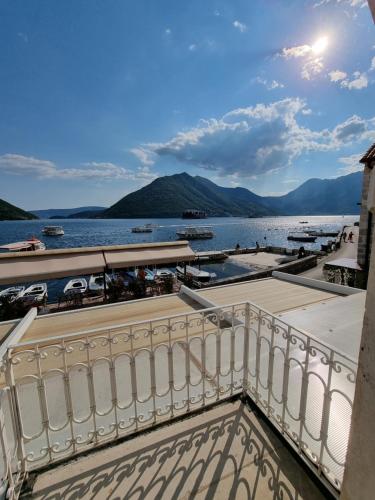 Balkon/teras, Palace Jelena Rooms in Perast Balkon/teras, Palace Jelena Rooms in Perast
