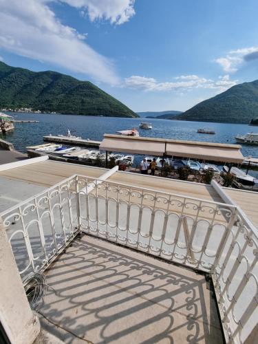 Balkon/teras, Palace Jelena Rooms in Perast Balkon/teras, Palace Jelena Rooms in Perast