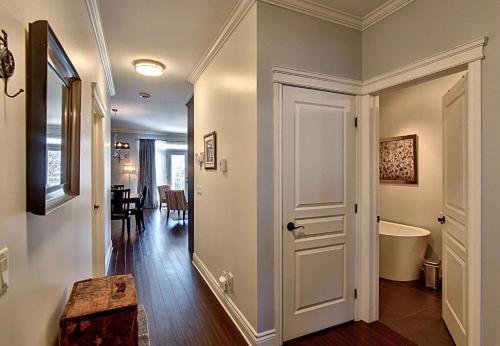 Le Champlain Condo-Hôtel (Le Champlain Condo-Hotel) in Bromont (QC) Le Champlain Condo-Hôtel (Le Champlain Condo-Hotel) in Bromont (QC)