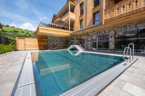 Плувен басейн, Mountain Hotel Luis in Капрун Плувен басейн, Mountain Hotel Luis in Капрун