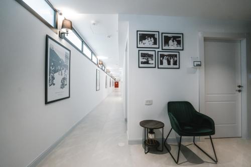 Vestíbulo, Unique Hotel Ashdod in Ashdod Vestíbulo, Unique Hotel Ashdod in Ashdod