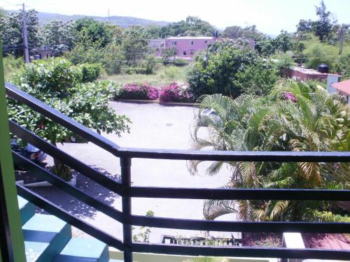 Balcony/terrace, Pineapple Court Hotel in Ocho Rios Balcony/terrace, Pineapple Court Hotel in Ocho Rios
