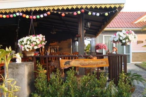 Restaurant, Chiang Rai Khuakrae Resort near Art Bridge Chiang Rai Restaurant, Chiang Rai Khuakrae Resort near Art Bridge Chiang Rai